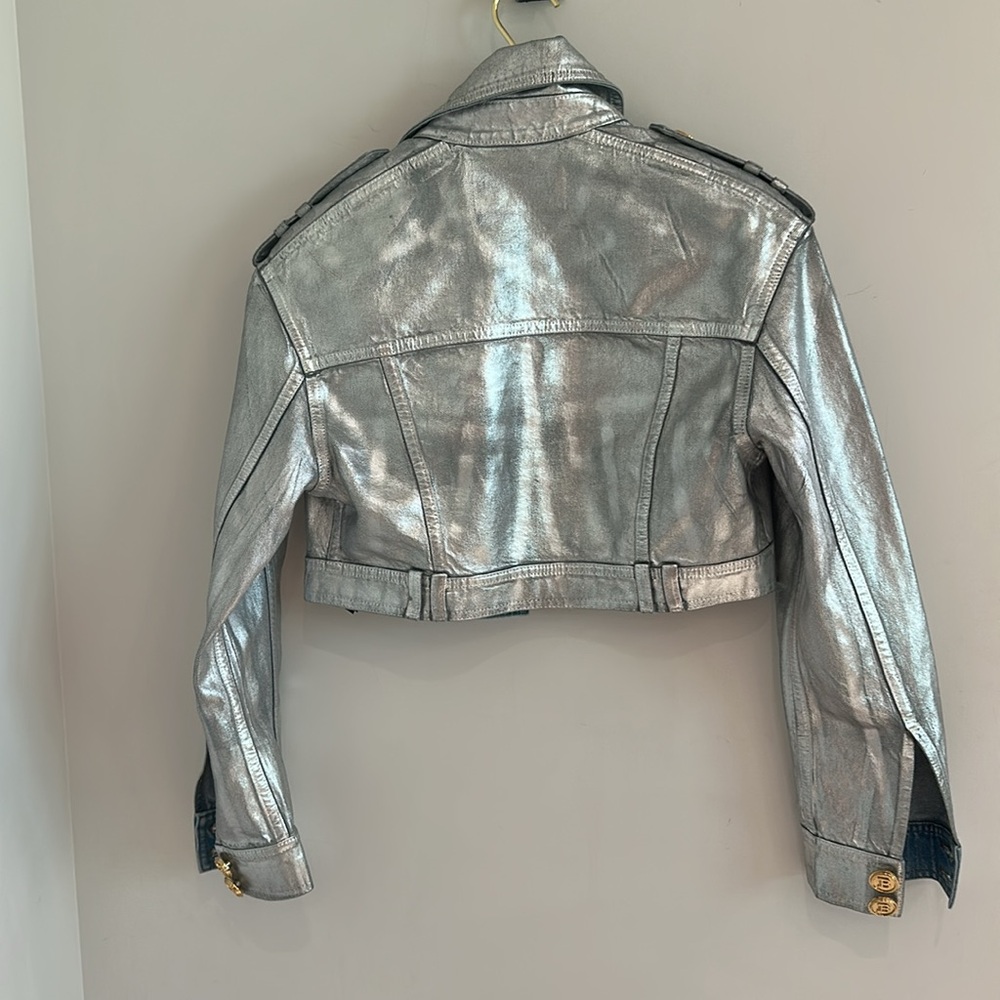 BALMAIN
Metallic-Effect Cropped Denim Jacket - Picture 9 of 9